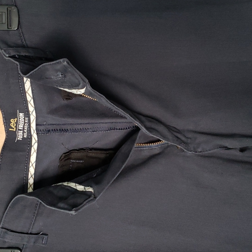 Lee total freedom  relaxed fit navy pants